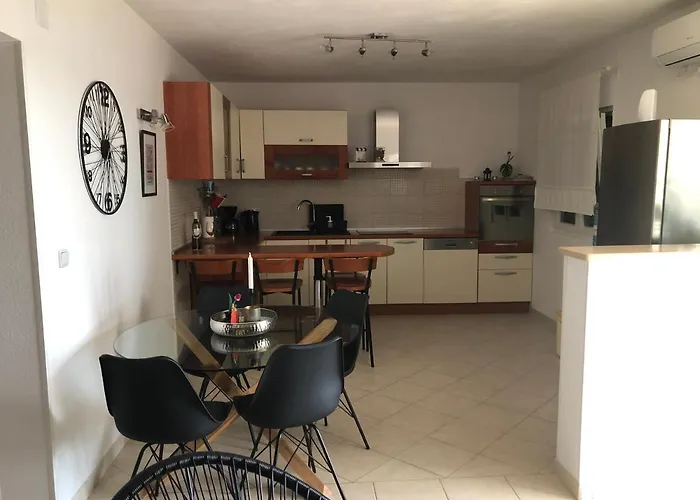 Holiday Home - Apartment Carmen