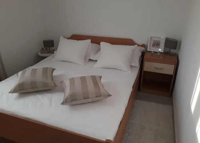Holiday Home - Apartment Carmen